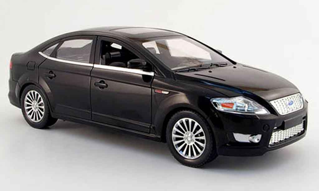 Ford Mondeo 1/18 Powco zwart 2006 modelauto