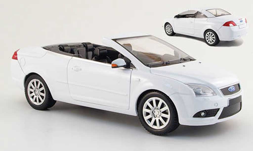 Ford Focus CC 1/18 Powco CC wit mit aufsteckdach 2007 modelauto