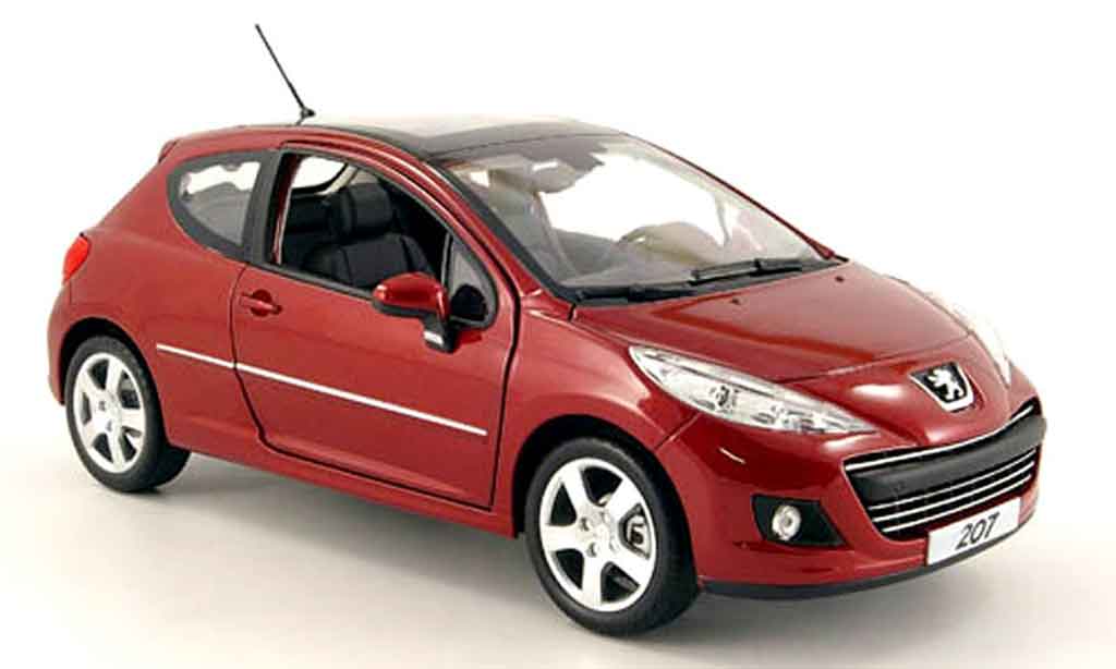 Peugeot 207 1/18 Norev 3 portes rood 2009 modelauto