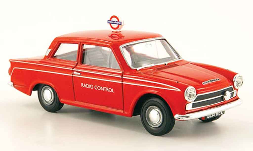 Ford Cortina 1/43 Vanguards MK I rood London Transport Radio Control modelauto