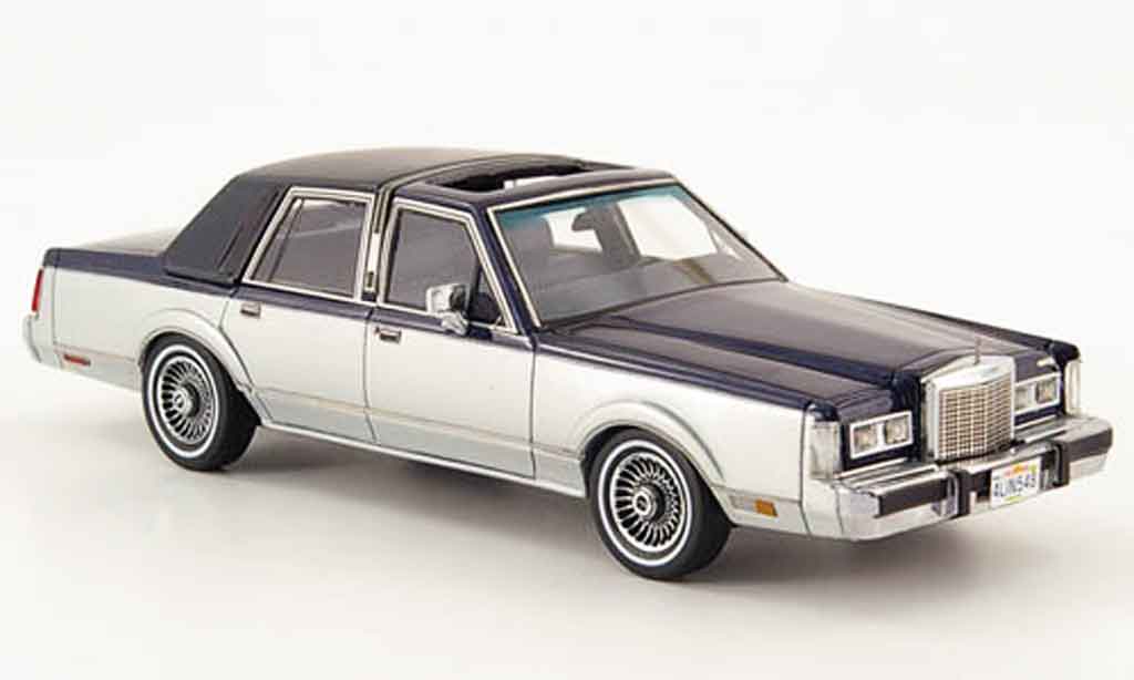 Lincoln Town Car 1982 1/43 Neo 1982 blauw grijs modelauto
