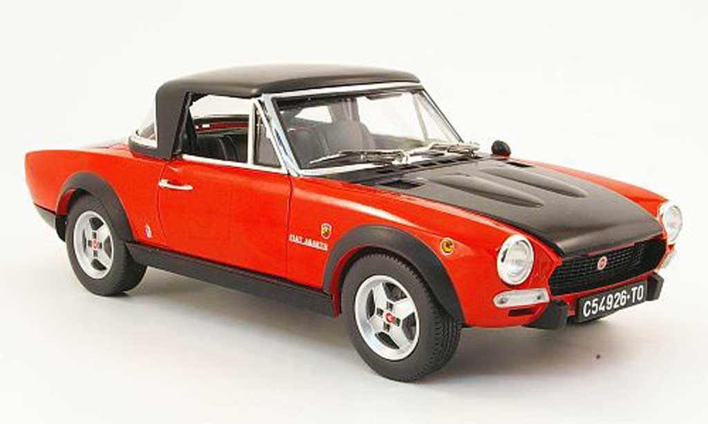 Fiat 124 Spider 1/18 Sun Star Spider csa rood/mattzwart 1972 modelauto