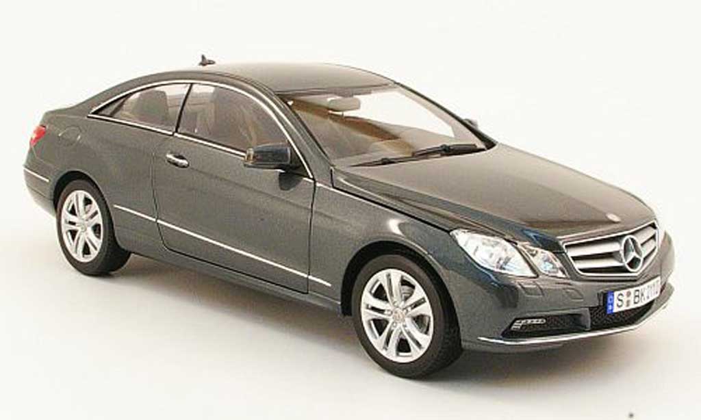 Mercedes Classe E 1/18 Norev e 500 coupe grijs 2009 modelauto