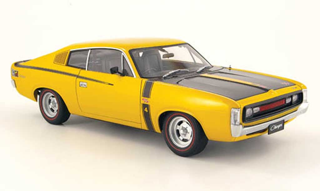 Chrysler Charger 1/18 Autoart e49 geel modelauto