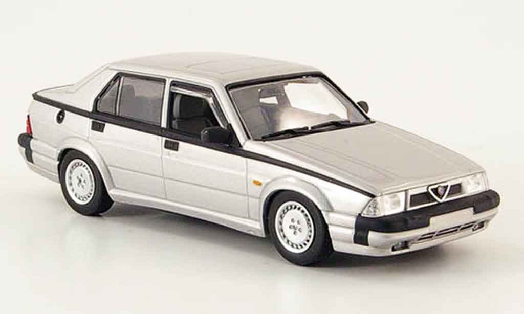 Alfa Romeo 75 V6 1/43 Minichamps V6 3.0 america grijs metallic 1987 modelauto