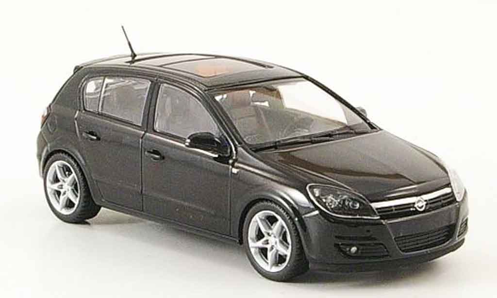 Opel Astra 1/43 Minichamps h zwart 5 turig 2004 modelauto