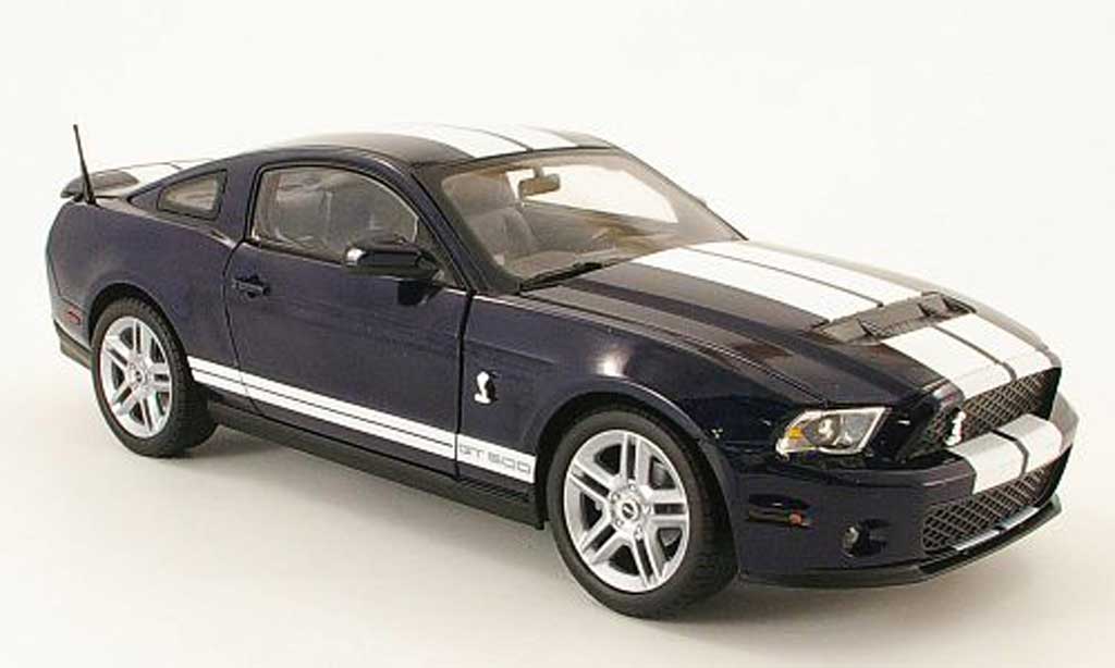 Shelby GT 500 1/18 Shelby Collectibles blauw avec bandes wits 2010 modelauto