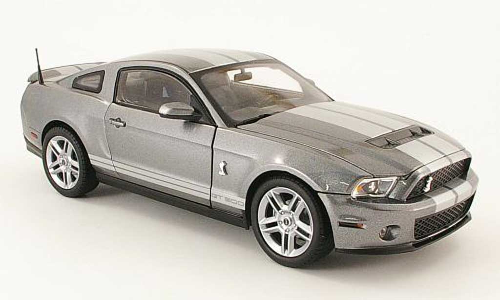 Shelby GT 500 1/18 Shelby Collectibles grijs avec bandes grijss 2010 modelauto