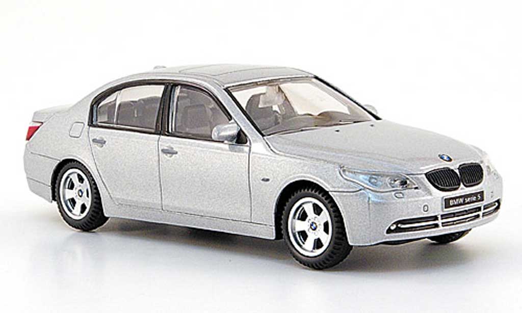 Bmw 520 E60 1/43 Mondo Motors E60 d grijs modelauto