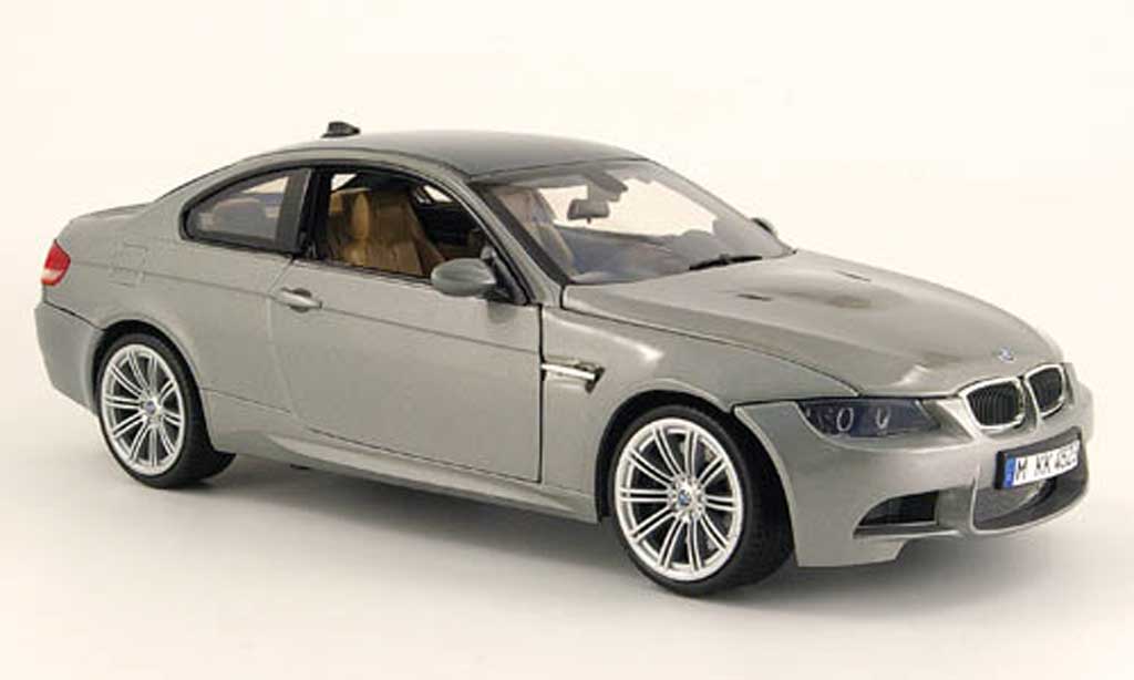 Bmw M3 E92 1/18 Motormax E92 grijs dach carbonlook 2008 modelauto