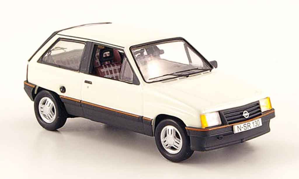 Opel Corsa 1/43 Schuco a 1.3 sr wit modelauto