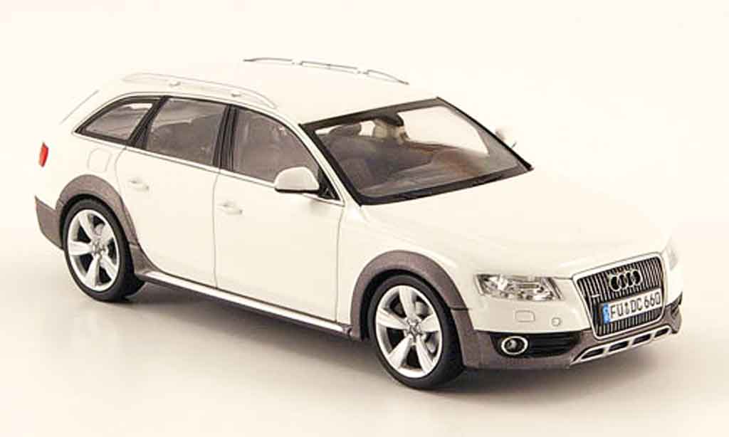 Audi A4 1/43 Schuco Allroad wit 2009 modelauto