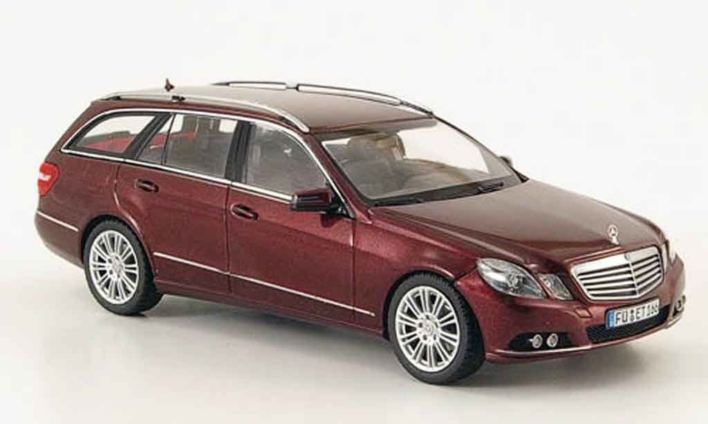 Mercedes Classe E 1/43 Schuco T Modell (S212) Elegance rood 2009 modelauto