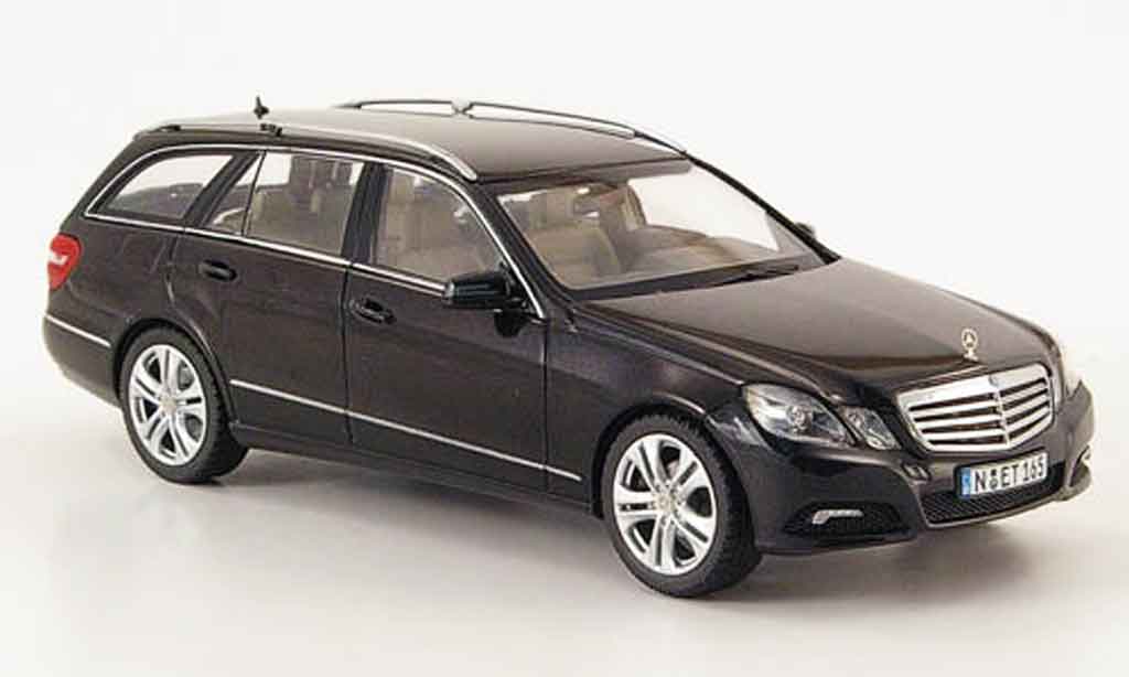 Mercedes Classe E 1/43 Schuco T Modell (S212) Avantgarde zwart 2009 modelauto