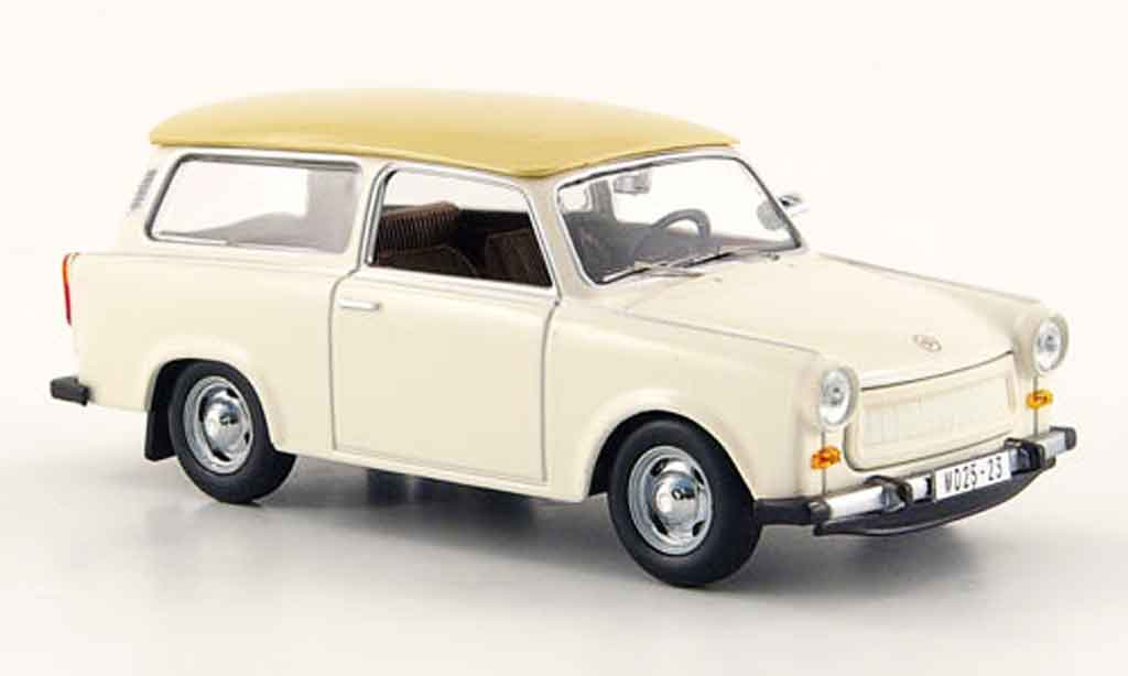 Trabant 601 1/43 IST Models Universal wit beige 1965 modelauto