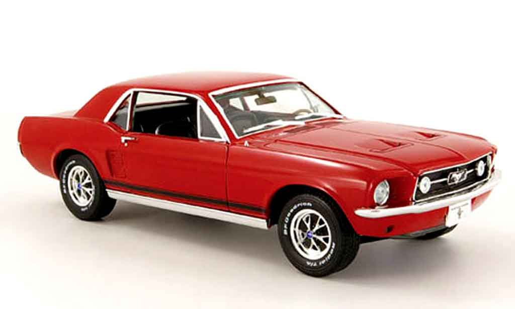 Ford Mustang 1967 1/18 Greenlight 1967 coupe rood modelauto