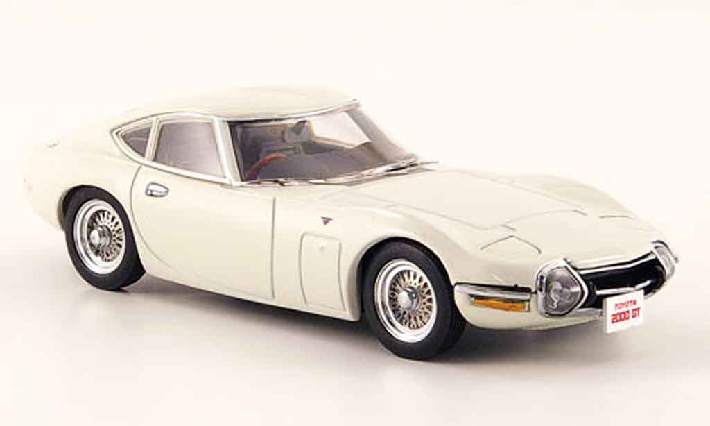Toyota 2000 GT 1/43 Ebbro proodotyp wit modelauto