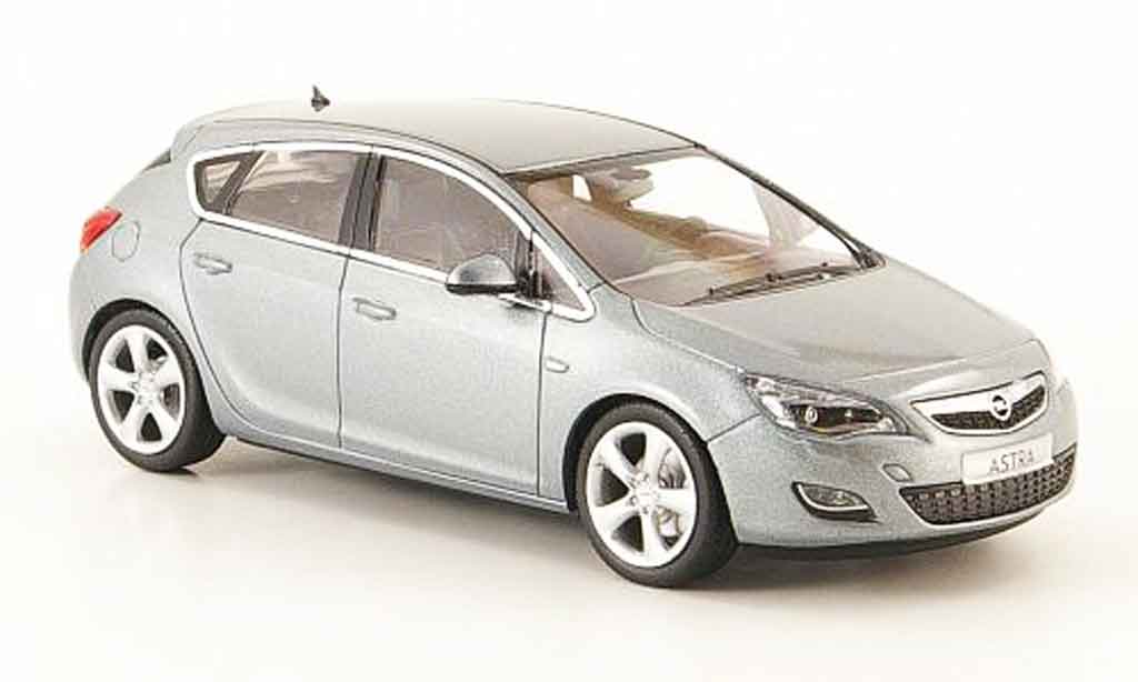 Opel Astra 1/43 Minichamps j grijs 5 turig 2009 modelauto