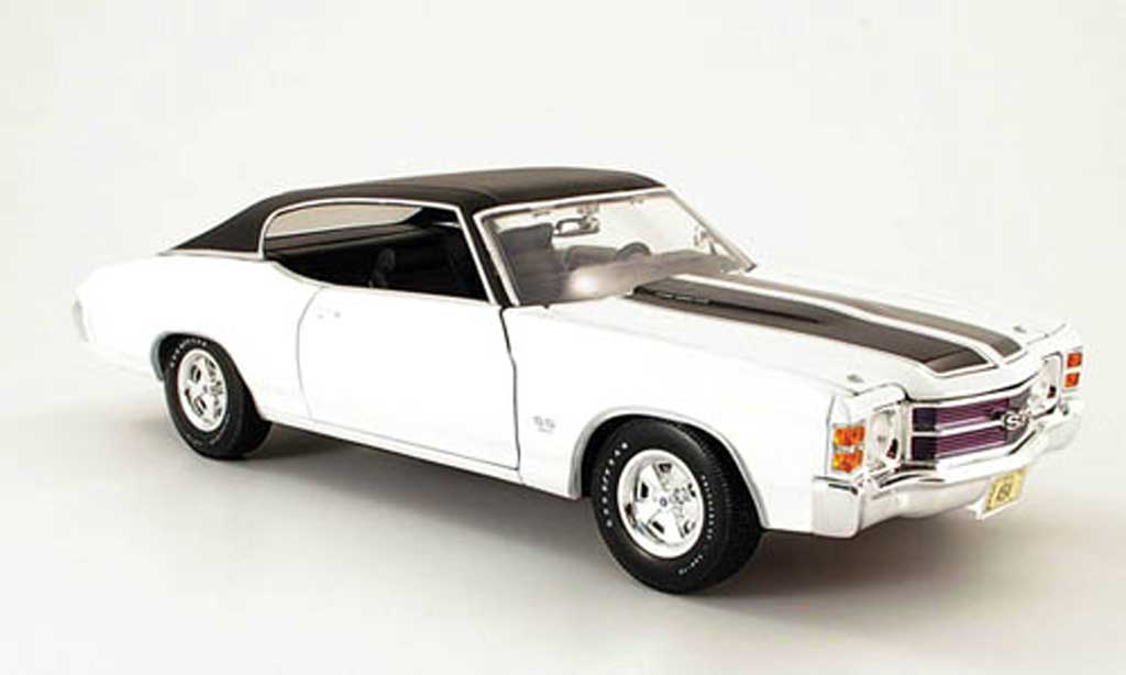 Chevrolet Chevelle 1971 1/18 Maisto 1971 SS454 wit/zwart modelauto