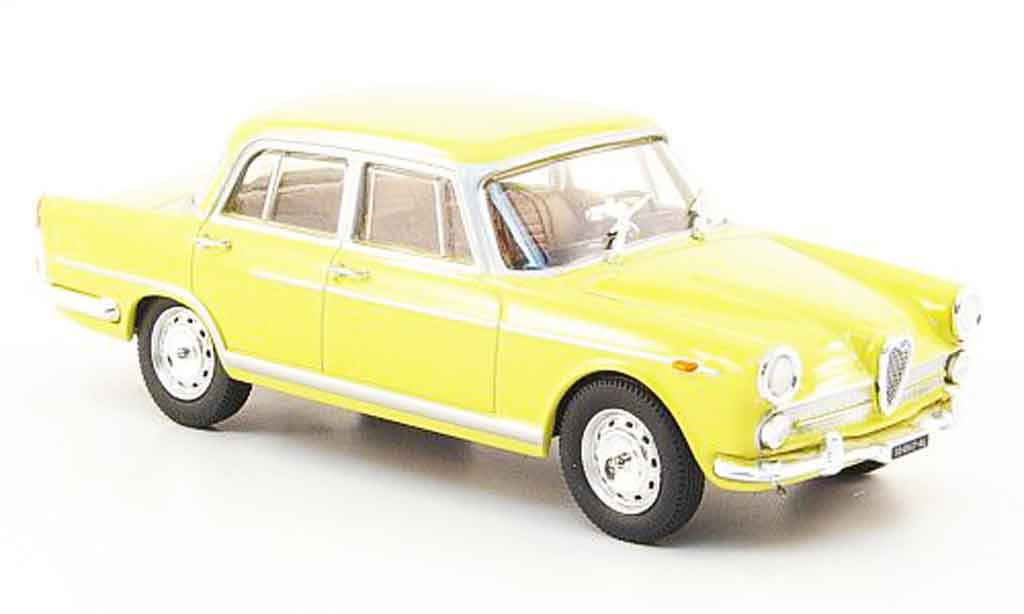 Alfa Romeo 2000 1957 1/43 Starline 1957 sedan geel 1957 modelauto