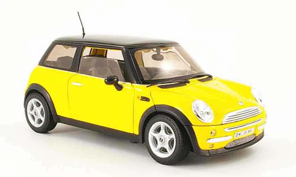 Mini Cooper D 1/18 Welly D geel zwart dach modelauto