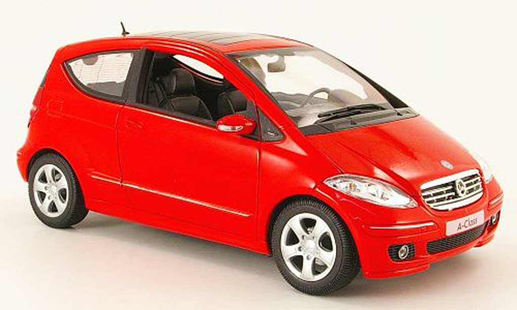 Mercedes Classe A 1/18 Welly 200 rood 3 portes modelauto