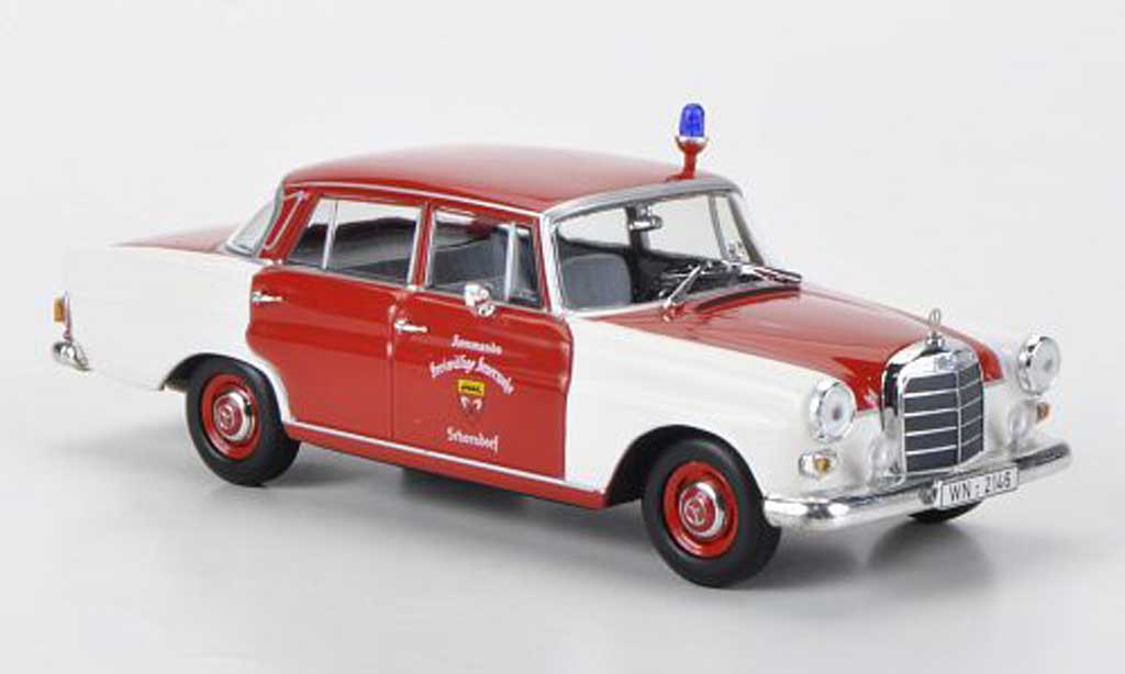 Mercedes 200 1/43 Minichamps (W110) pompier Schorndorf 1965 modelauto