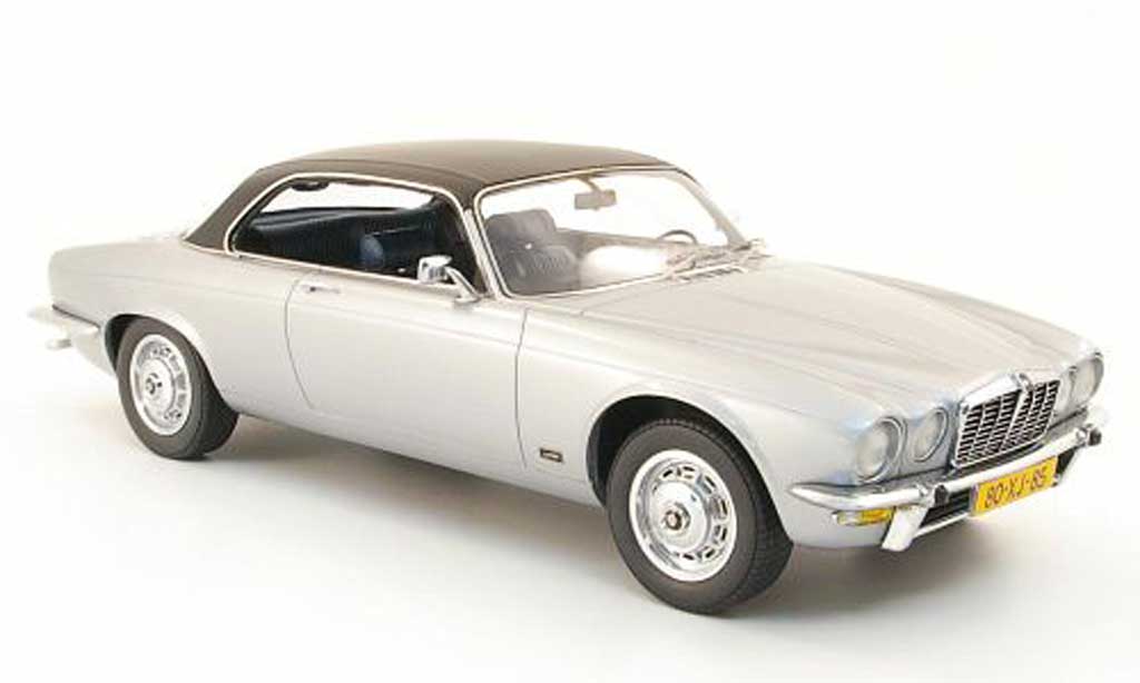 Jaguar XJ 1/18 Neo c 4.2 grijs metallic/zwart 1974 modelauto
