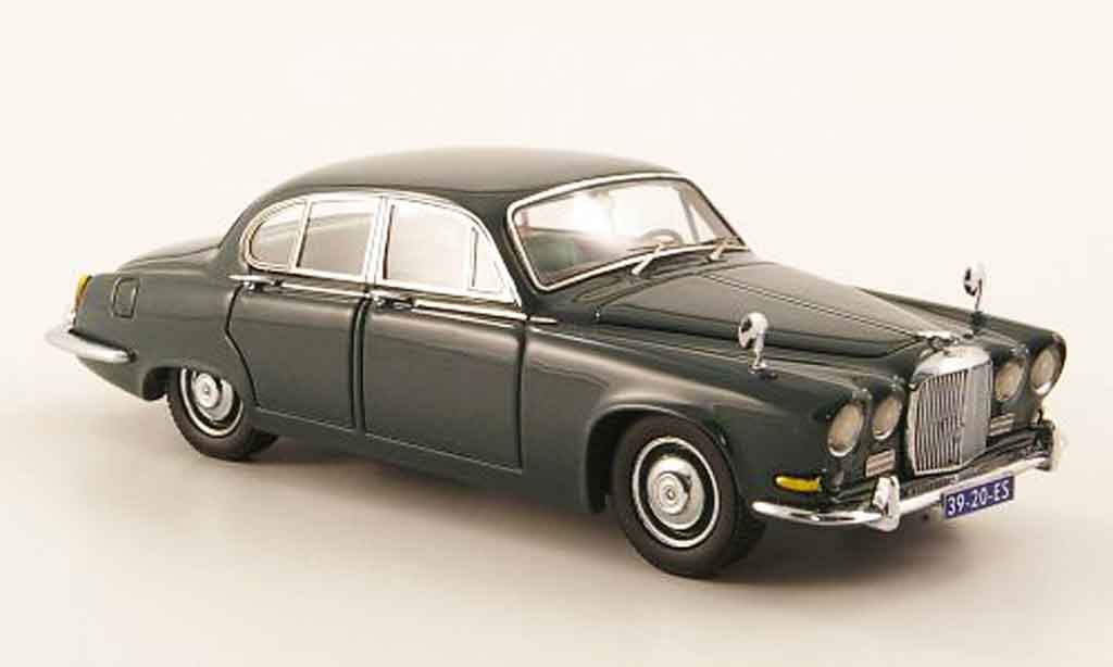 Jaguar 420 1/43 Neo grun 1967 modelauto
