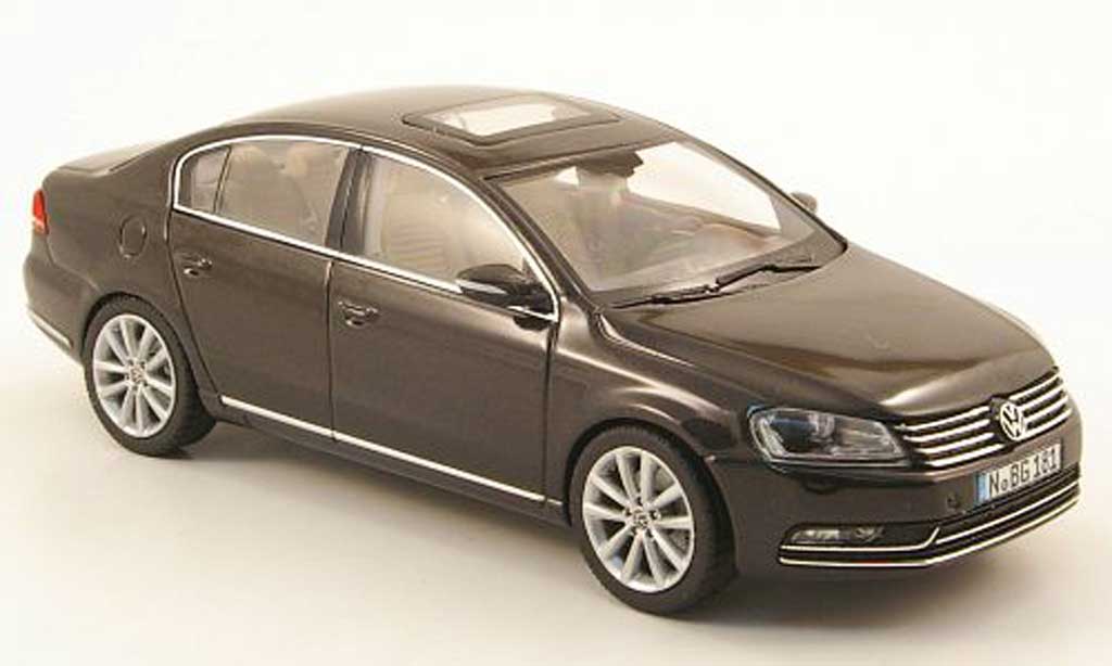 Volkswagen Passat 1/43 Schuco anthrazit 2011 modelauto