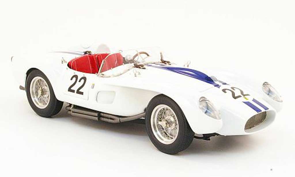Ferrari 250 TR 1958 1/18 CMC TR 1958 no.22 wit/blauw modelauto