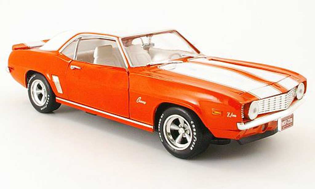 Chevrolet Camaro Z28 1/18 Ertl Z28 oranje/wit 1969 modelauto