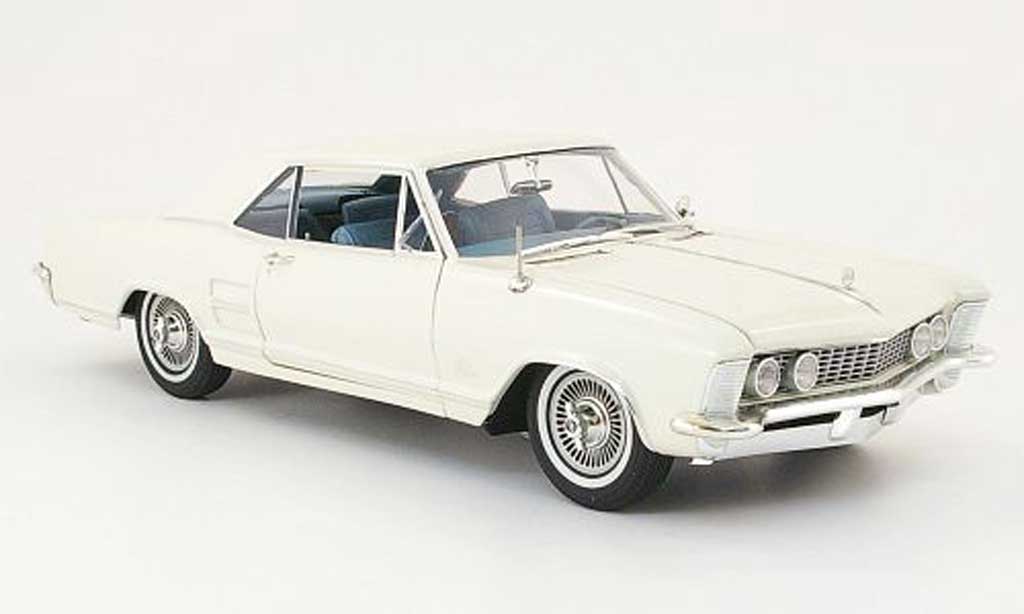 Buick Riviera 1964 1/18 Highway 61 1964 beige modelauto