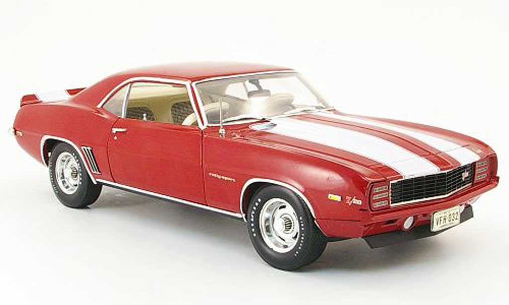 Chevrolet Camaro Z28 1/18 Highway 61 Z28 rs rood/wit 1969 modelauto