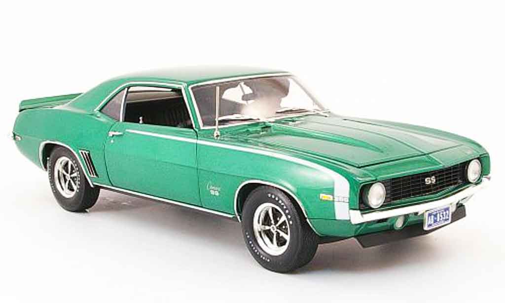 Chevrolet Camaro SS 1/18 Highway 61 SS 396 grun 1969 modelauto
