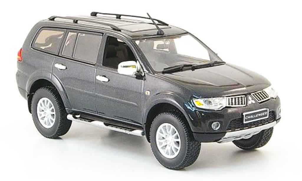 Mitsubishi Challenger 1/43 Vitesse grijs modelauto