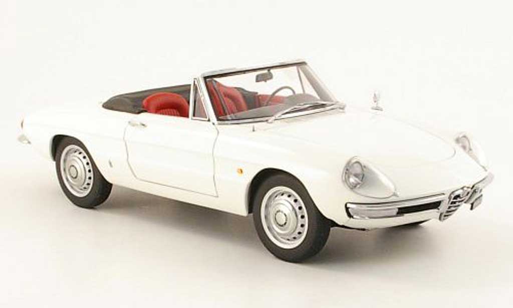 Alfa Romeo 1600 1/18 Autoart duetto spider wit 1966 modelauto