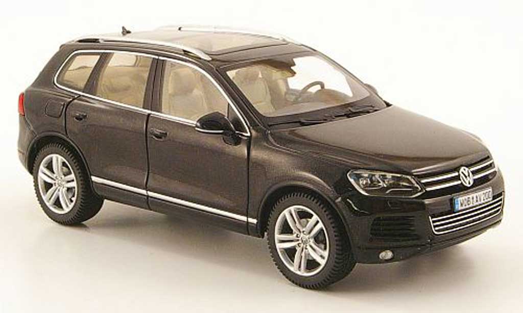 Volkswagen Touareg 1/43 Schuco zwart 2010 modelauto
