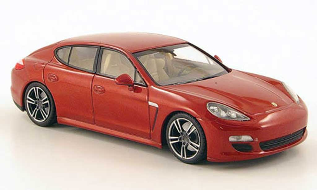 Porsche Panamera 1/43 Minichamps rood 2010 modelauto
