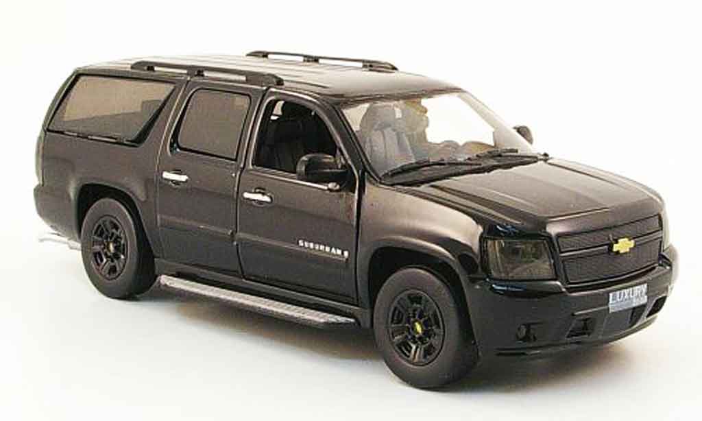 Chevrolet Suburban 1/43 Luxury Die Cast zwart Blackout Edition 2009 2010 modelauto