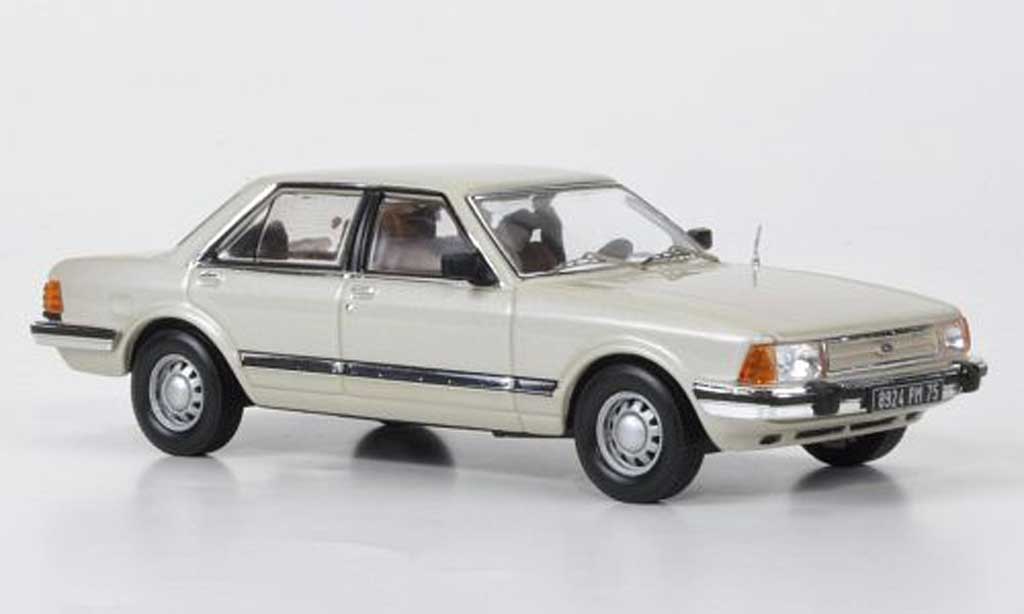 Ford Granada 1/43 IXO MKII beige 1982 modelauto