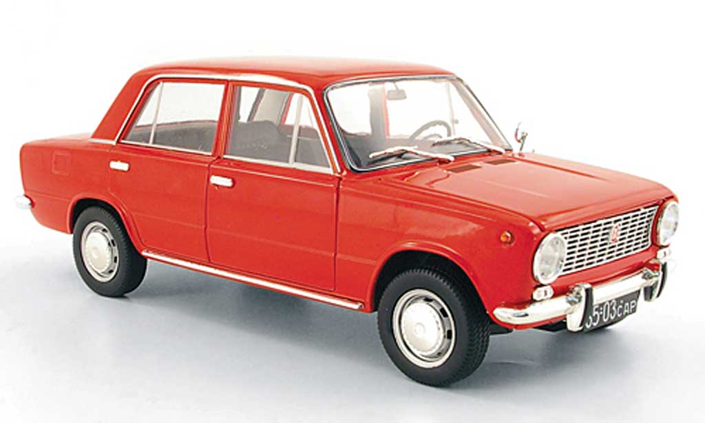 Lada 1200 1/18 IST Models rood 1971 modelauto