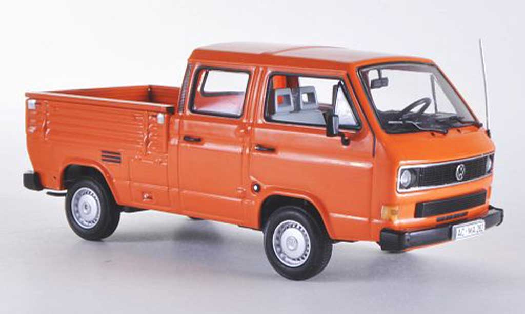 Volkswagen T3 1/43 Minichamps Doka-Pritsche oranje 1983 modelauto