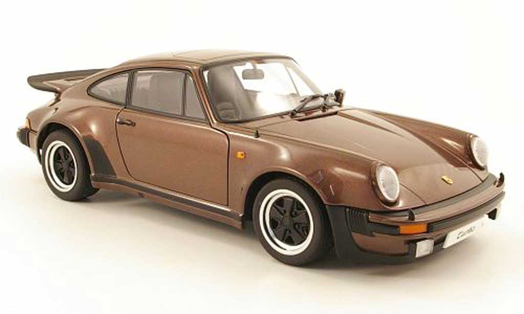 Porsche 930 Turbo 1/18 Autoart Turbo 30 bruin 1975 modelauto