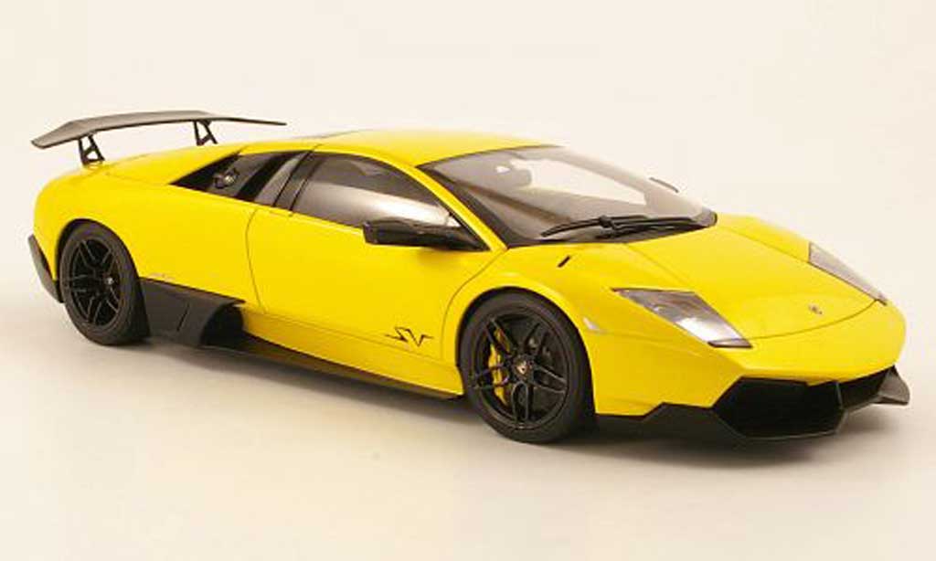 Lamborghini Murcielago LP670 1/18 Autoart LP670 4 SV geel 2009 modelauto