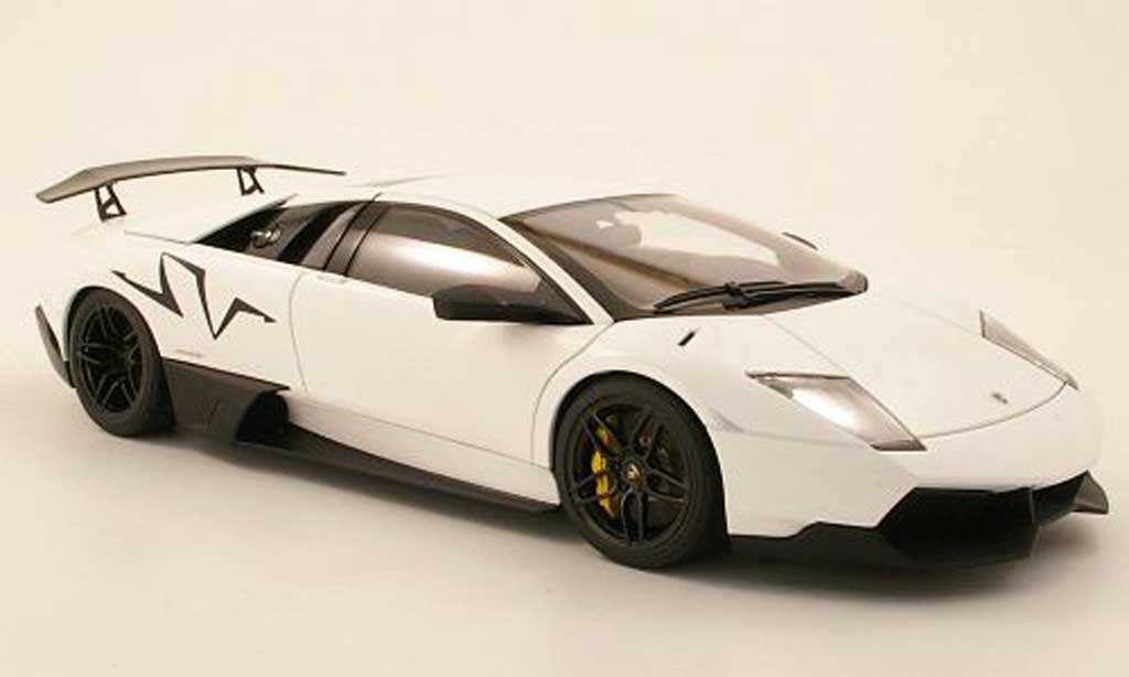 Lamborghini Murcielago LP670 1/18 Autoart LP670 SV wit 2009 modelauto