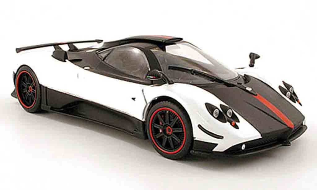 Pagani Zonda cinque 1/18 Mondo Motors cinque wit/zwart/rood modelauto