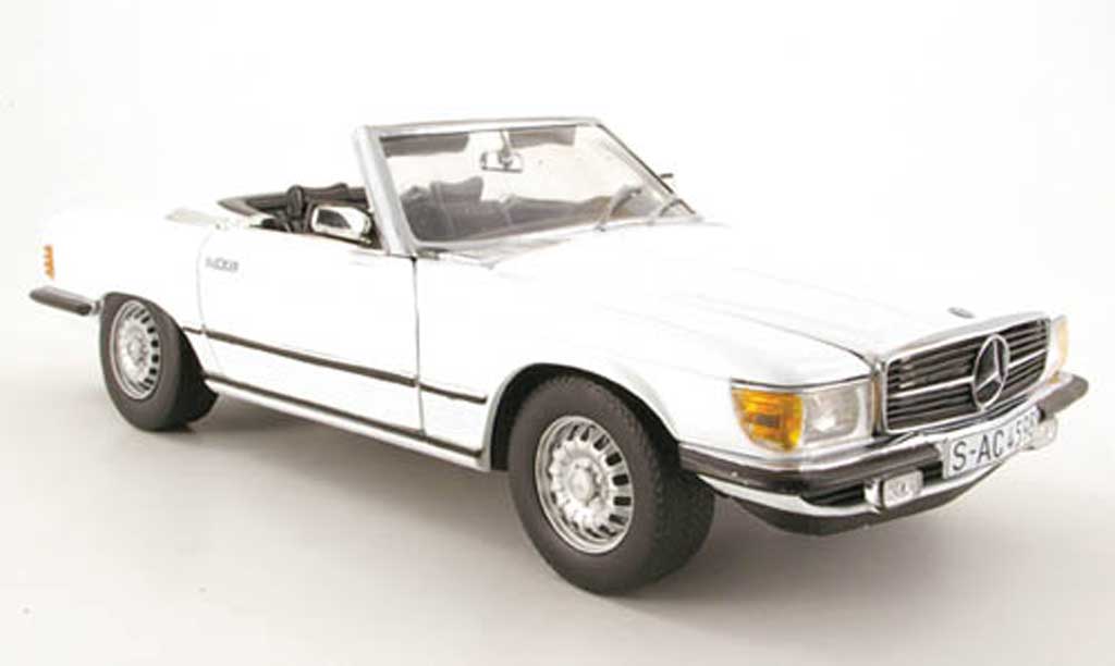 Mercedes 350 SL 1/18 Sun Star SL (r107) wit 1977 modelauto