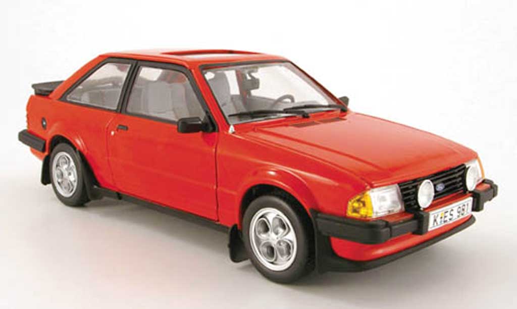 Ford Escort MK3 1/18 Sun Star MK3 xr3i rood 1983 modelauto
