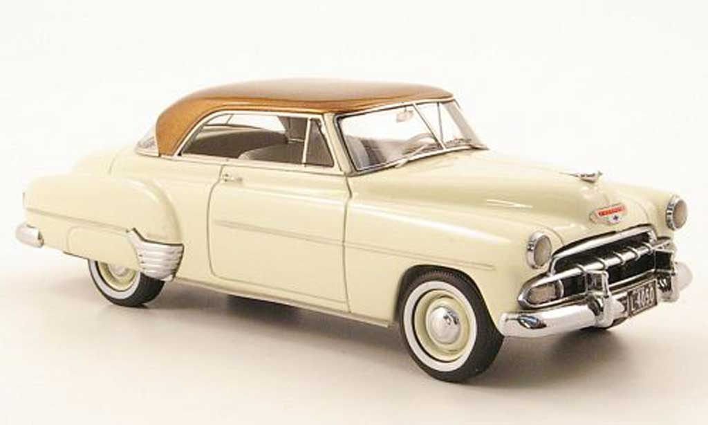 Chevrolet De Luxe 1/43 Neo HT Coupe creme/gold 1952 modelauto